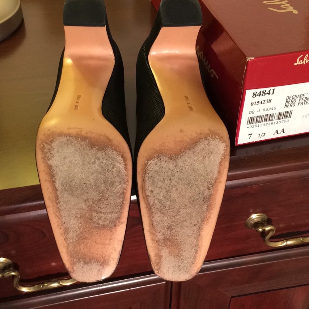 salvatore ferragamo classic heels - Picture 8 of 8
